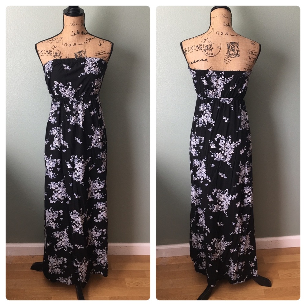 Old Navy size small strapless floral maxi dress!
